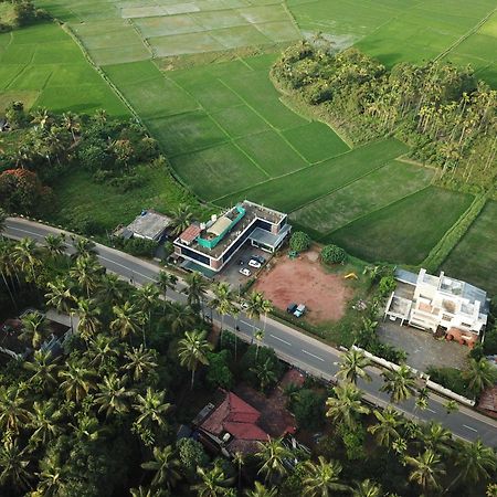 Paddyfield Inn Mananthavady Buitenkant foto
