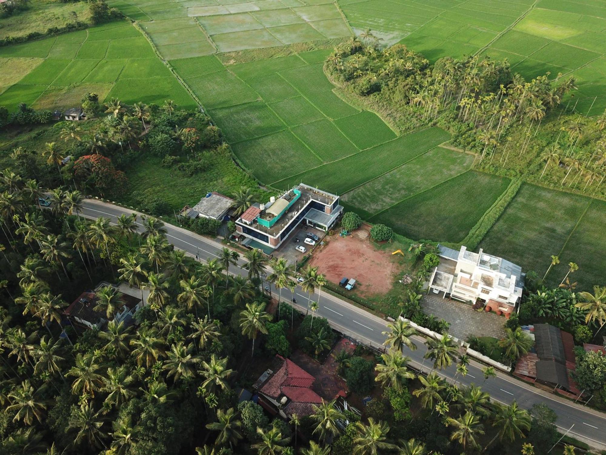 Paddyfield Inn Mananthavady Buitenkant foto