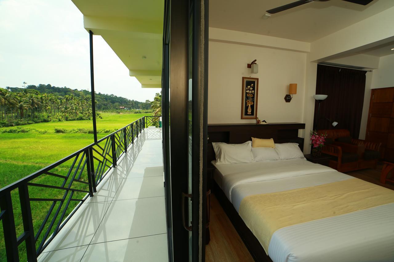 Paddyfield Inn Mananthavady Buitenkant foto