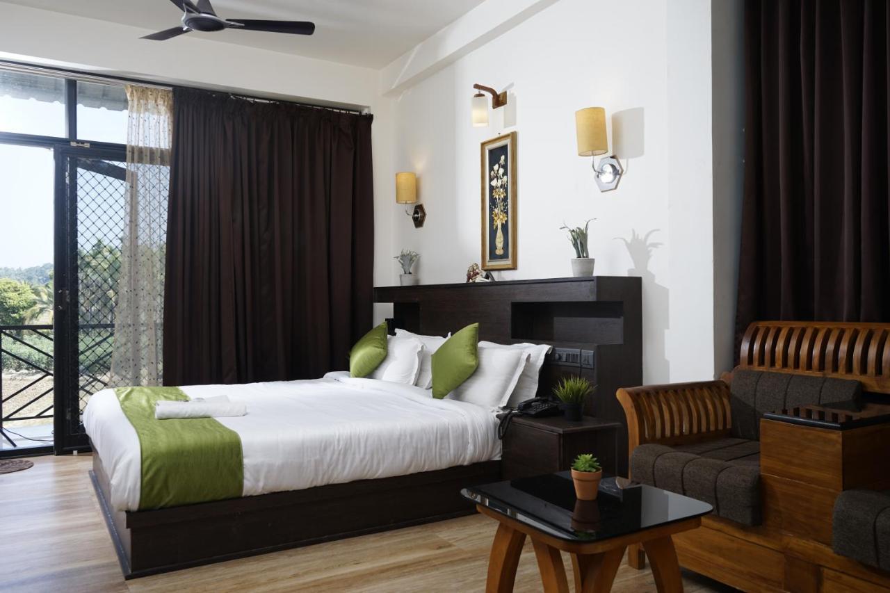 Paddyfield Inn Mananthavady Buitenkant foto